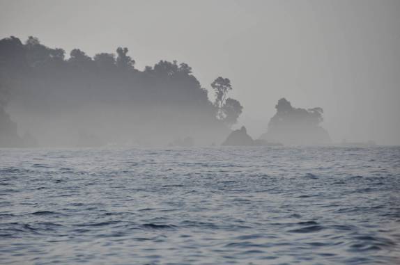 De barco, a caminho do Parque Nacional Corcovado, na Península de Osa, no sul da Costa Rica